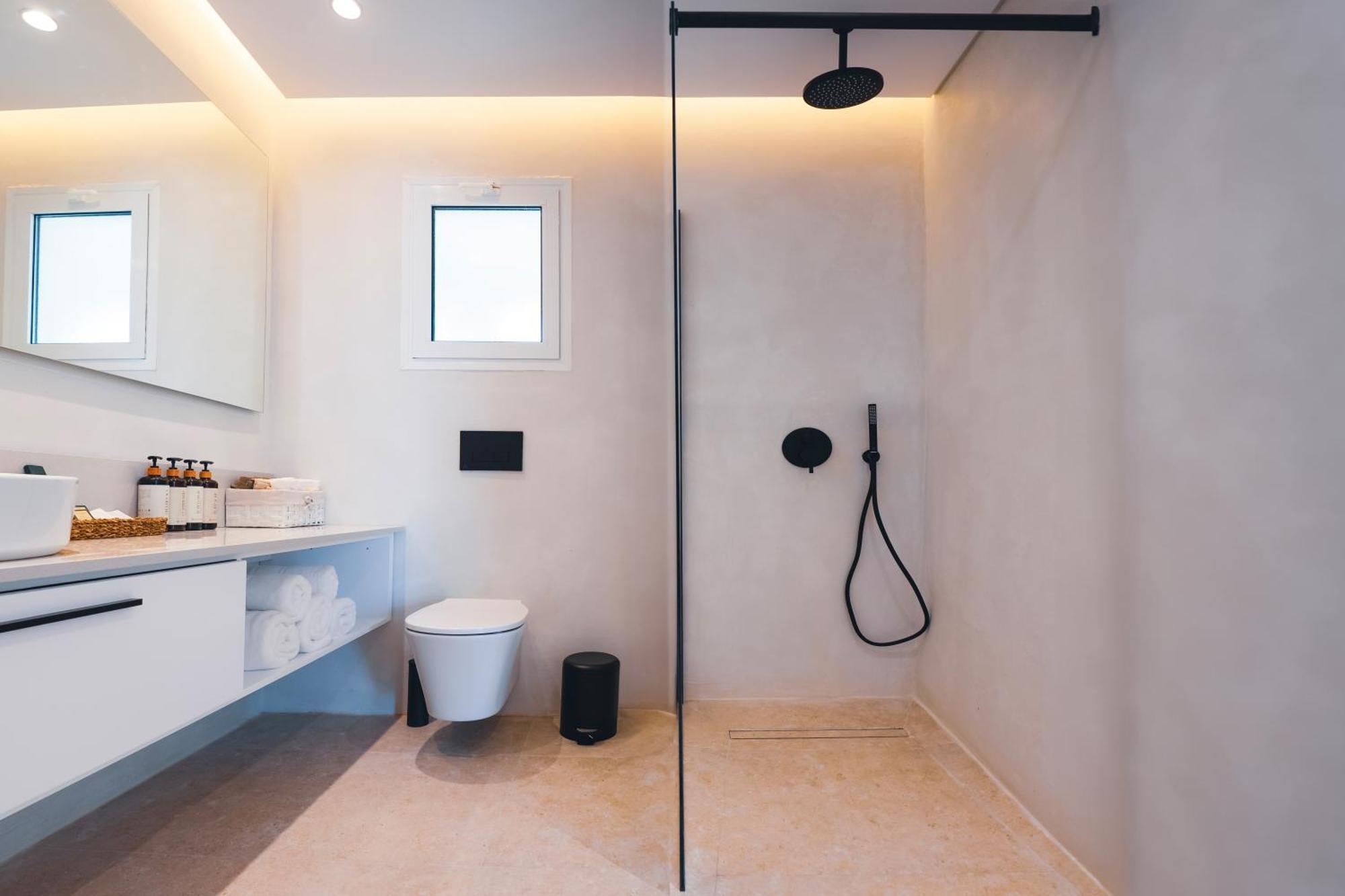 Wellclub - Wellness Family Experience - Seaview Hotel Paphos Exterior photo